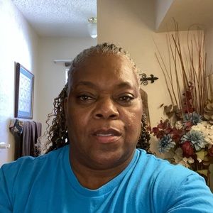 Meet your Posher, Edith